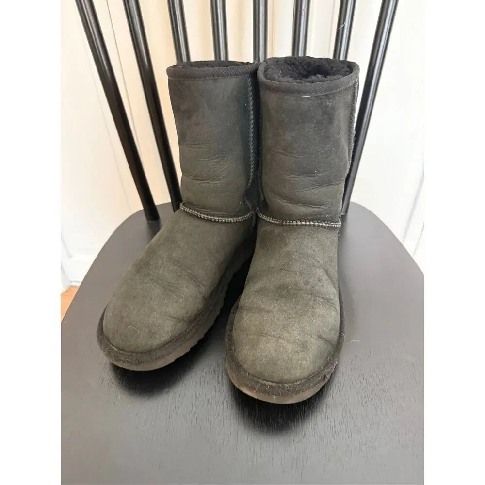 Ugg Classic Black classic short 11 boot size 8